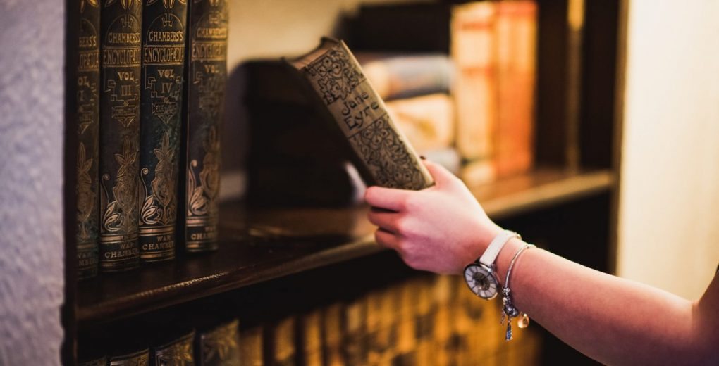 Holdsworth house hotel Wedst Yorkshire bronte book shelf