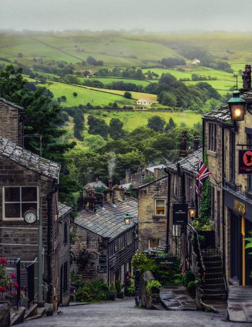 Haworth and the Bronte Parsonage. 20 mins from Holdsworth House