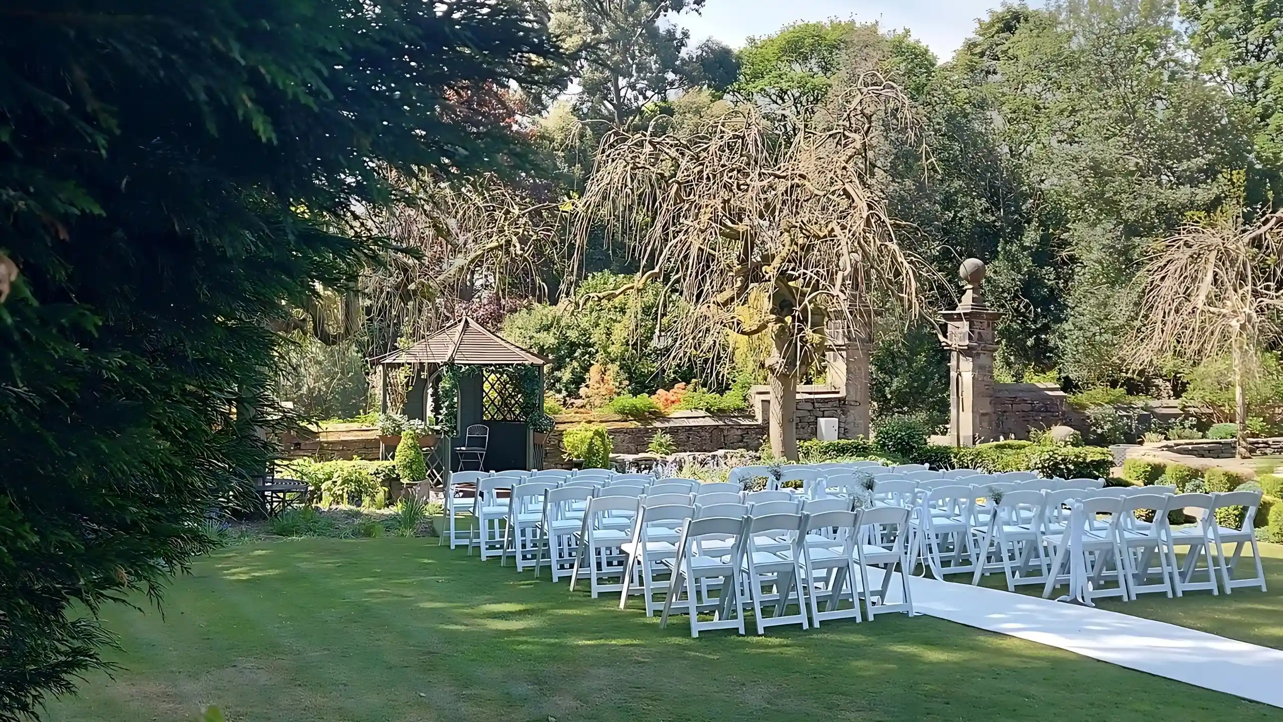 Evening celebration at the manor