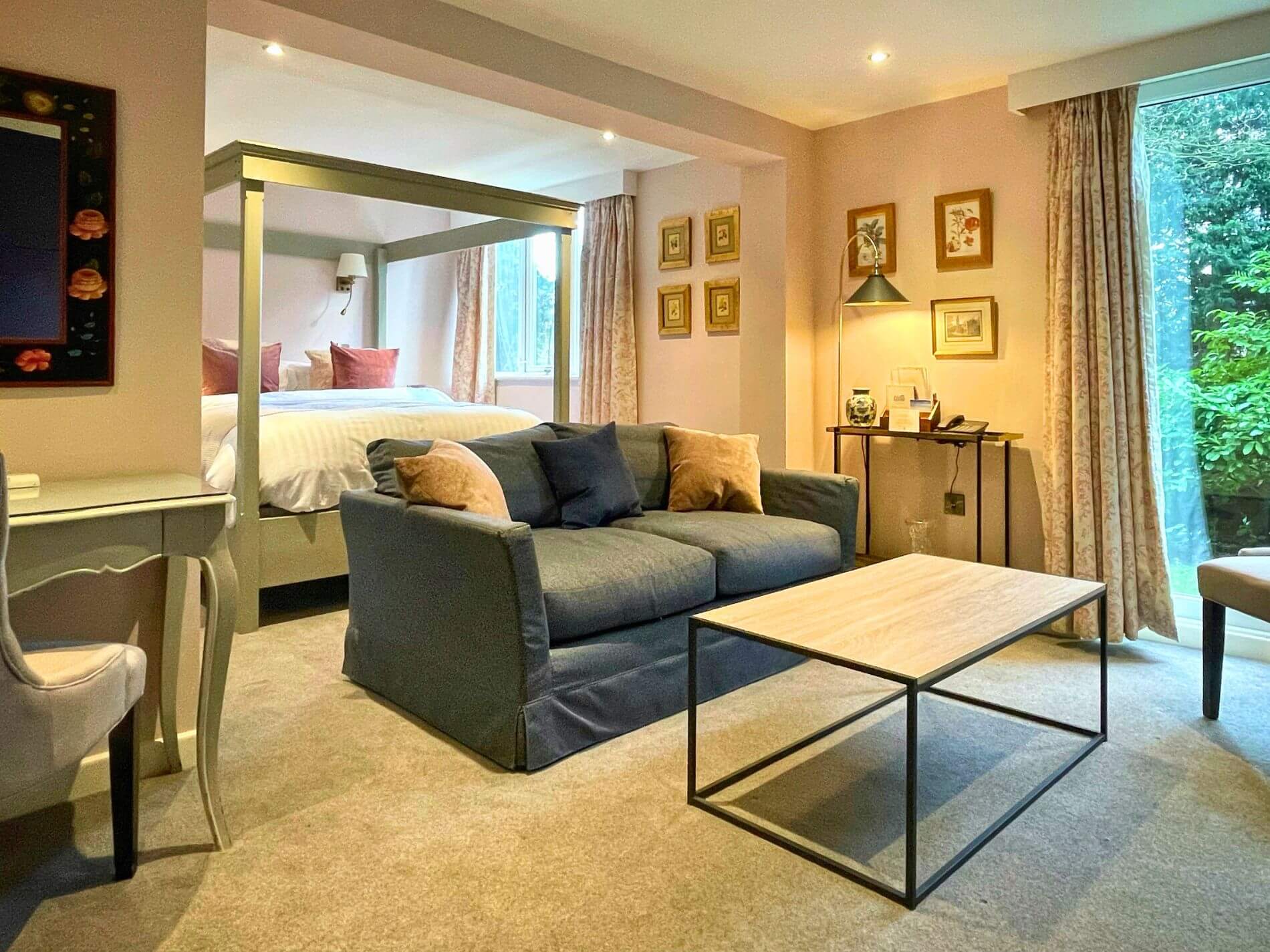 Bridal suite at Holdsworth House