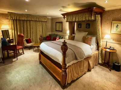 Bridal suite at Holdsworth House