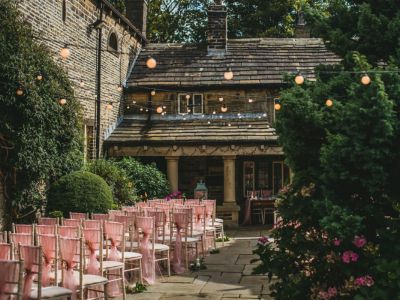 Courtyard ceremony at Holdsworth House
