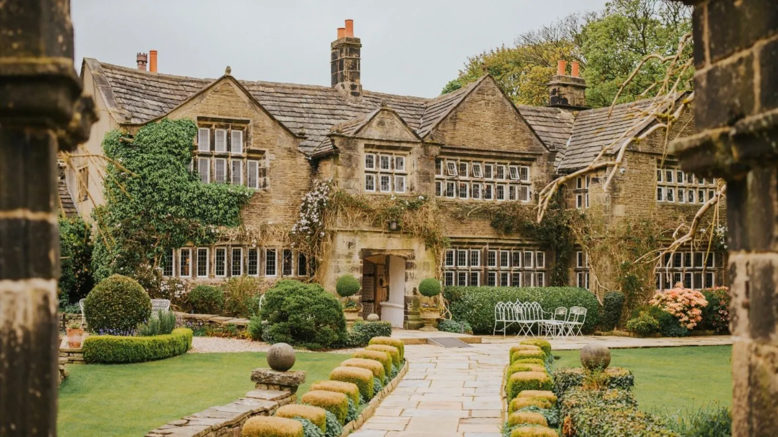 Small wedding at Holdsworth House