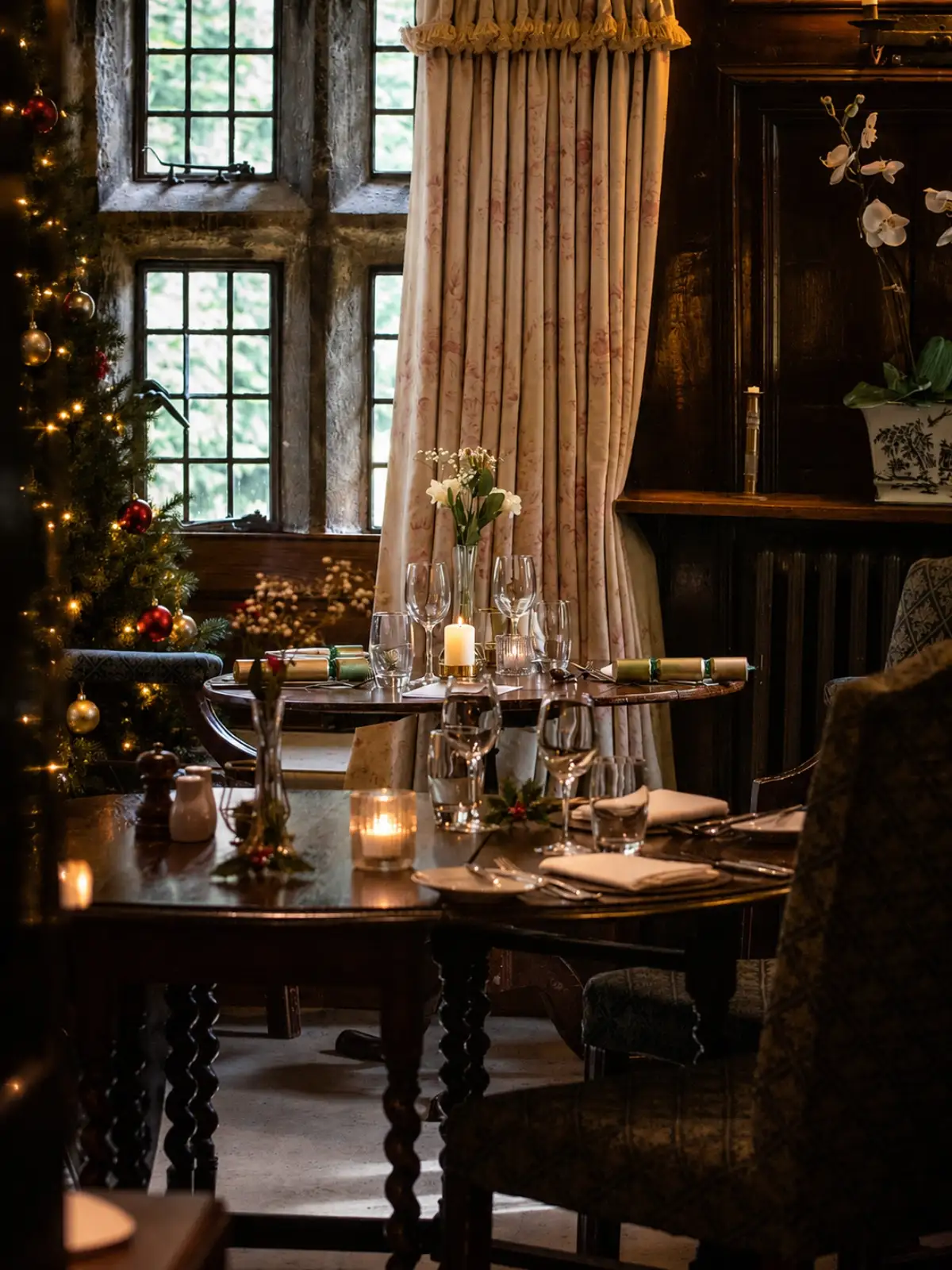 Christmas Eve at Holdsworth House