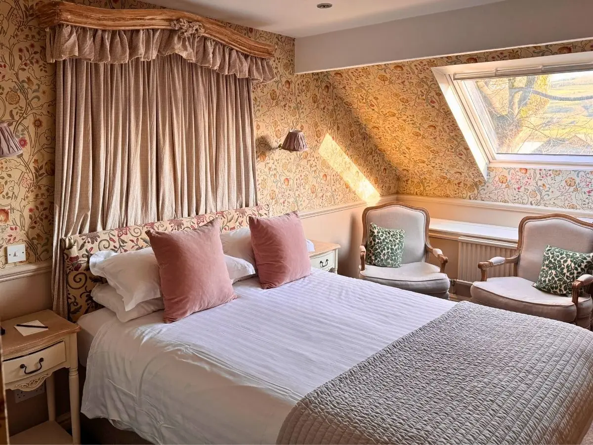 A bedroom at Holdsworth House